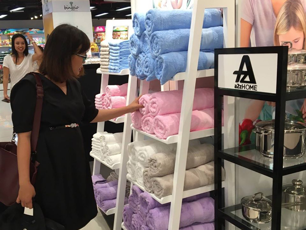 thiet-ke-thi-cong-showroom-a2zhome