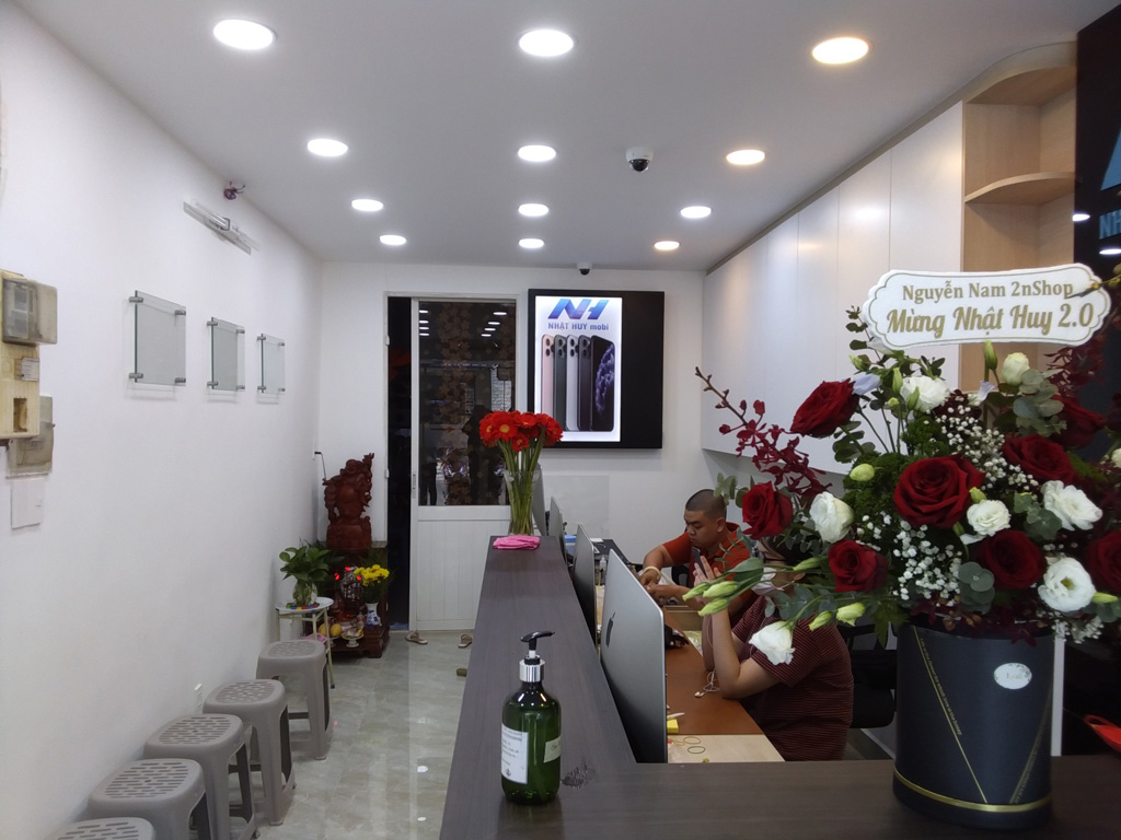 thiet-ke-thi-cong-noi-that-shop-nhat-huy-mobi-a2zdecor